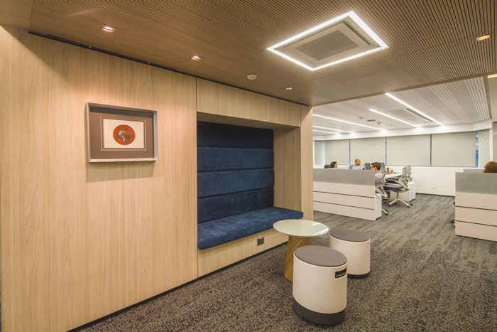 青浦貸款金融公司辦公室裝修設計-第3張圖片-上海古都建筑設計集團