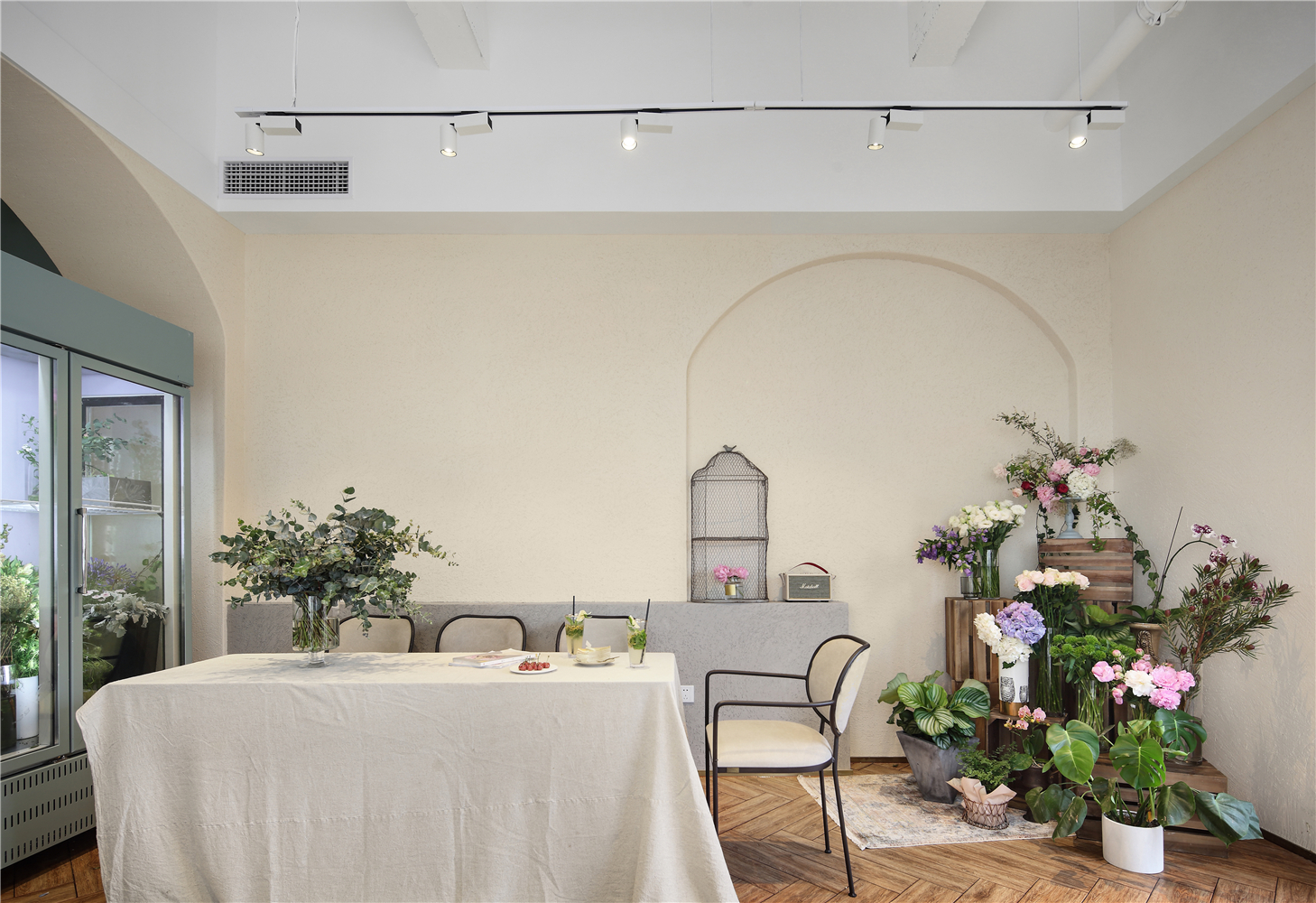 閔行區(qū)100平花店辦公室裝修設計案例-第2張圖片-上海古都建筑設計集團