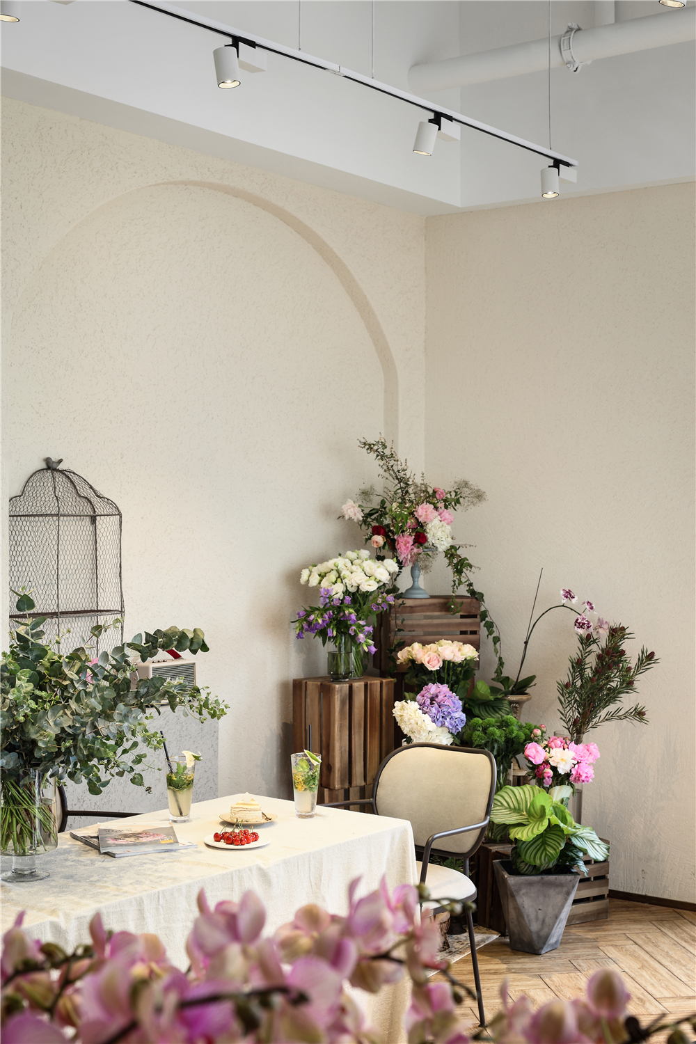 閔行區(qū)100平花店辦公室裝修設計案例-第4張圖片-上海古都建筑設計集團