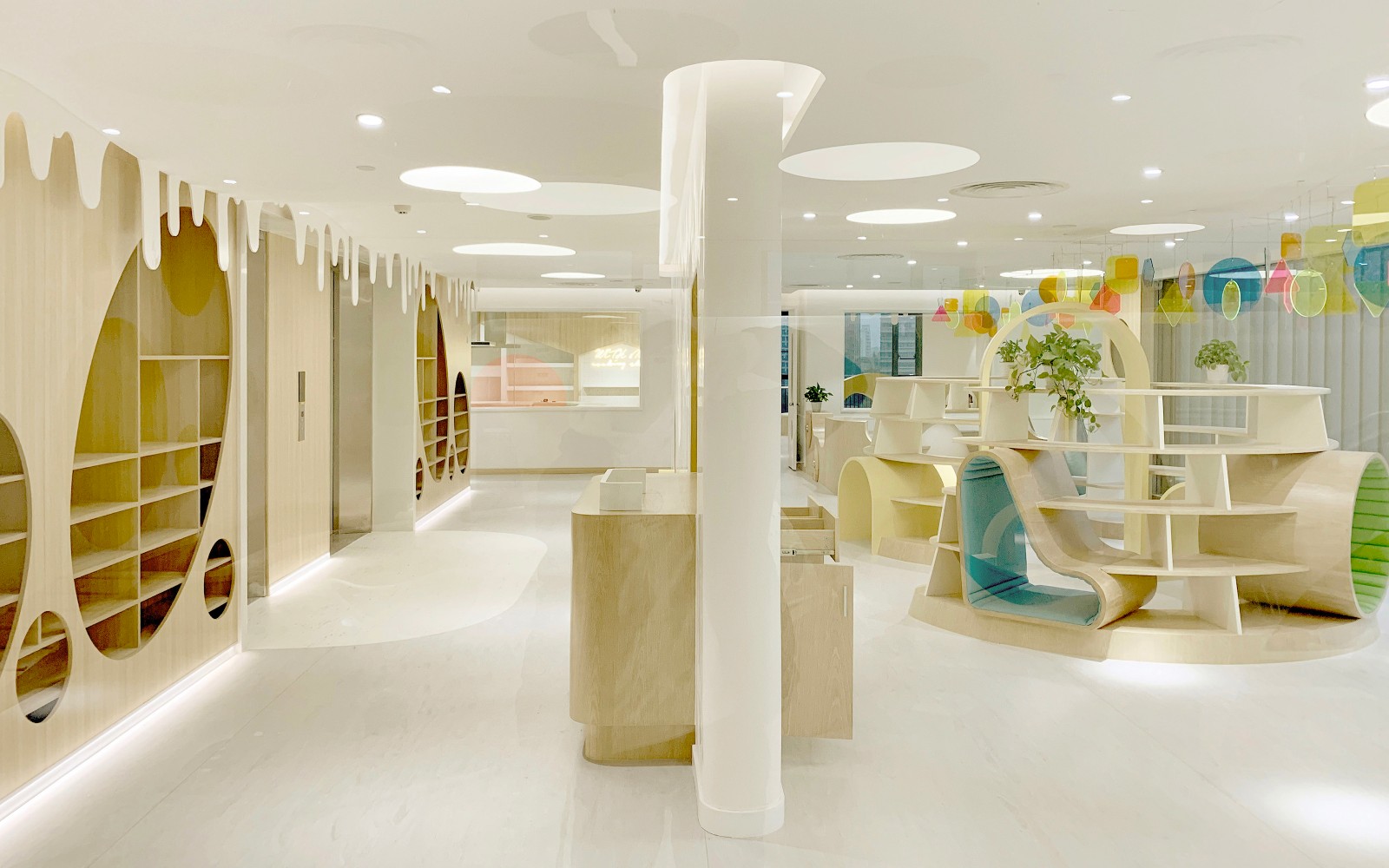 普陀區(qū)親子娛樂辦公室裝修設(shè)計(jì)案例-第1張圖片-上海古都建筑設(shè)計(jì)集團(tuán)