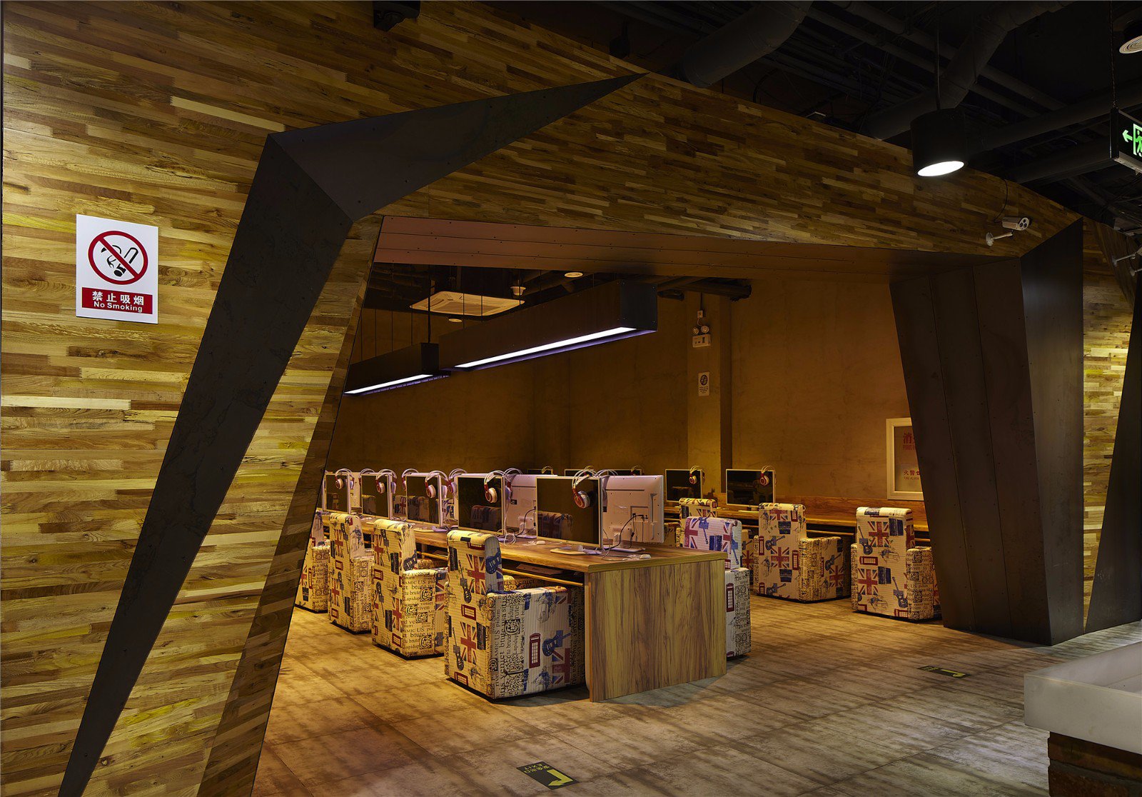 浦東新區工業風網吧裝修設計-第3張圖片-上海古都建筑設計集團