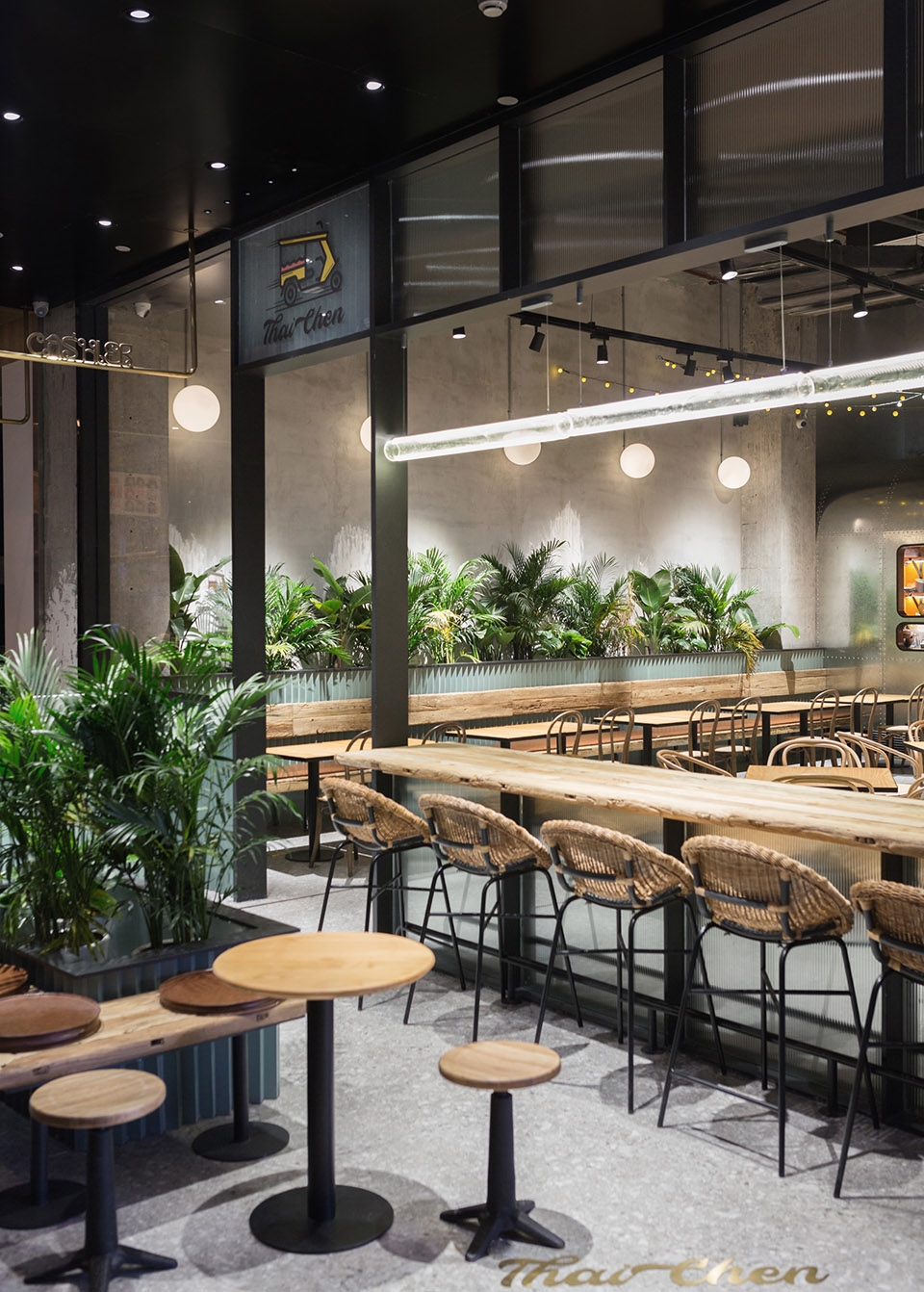 黃浦區(qū)混搭風(fēng)格餐廳裝修設(shè)計-第3張圖片-上海古都建筑設(shè)計集團(tuán)