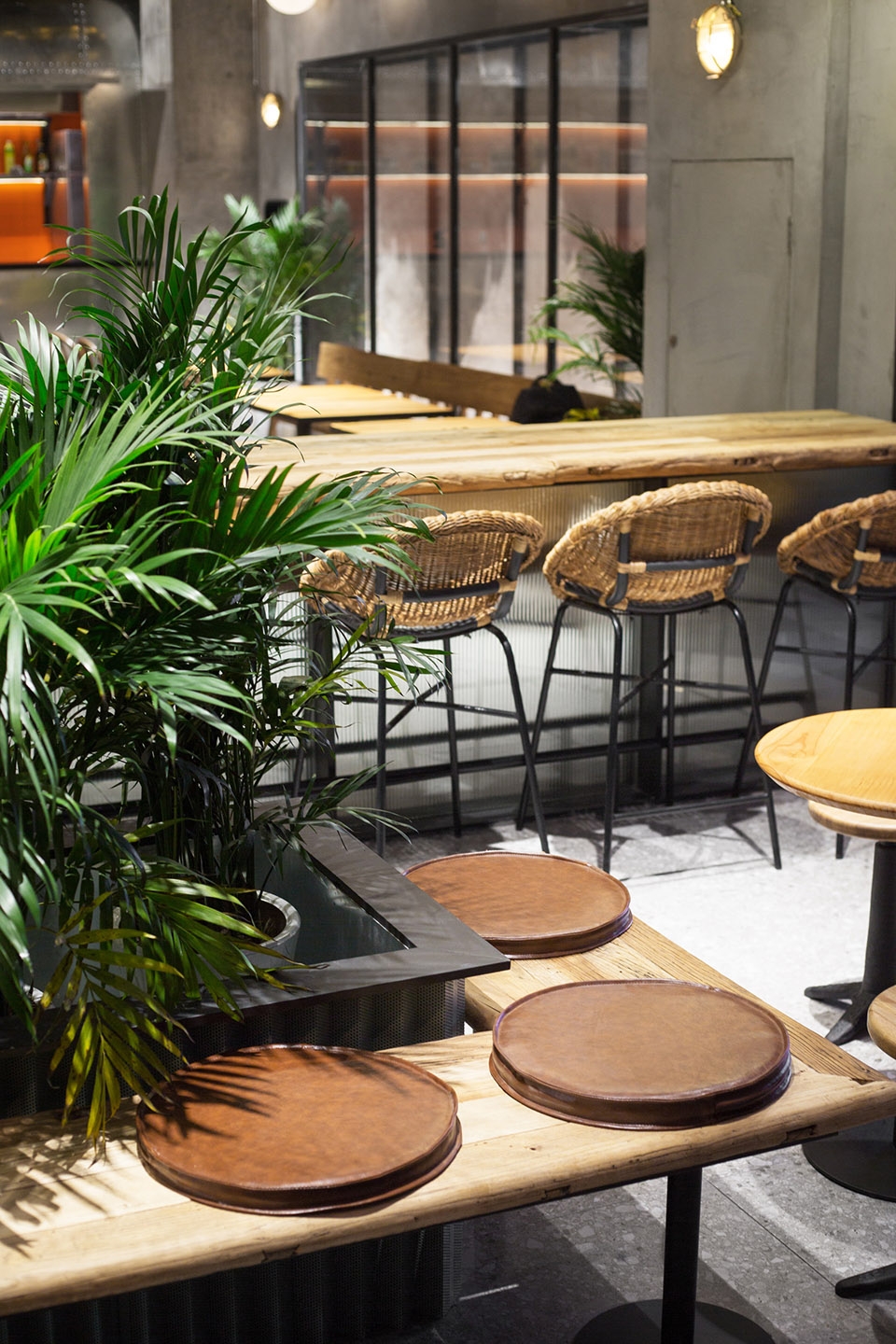 黃浦區(qū)混搭風(fēng)格餐廳裝修設(shè)計-第5張圖片-上海古都建筑設(shè)計集團(tuán)