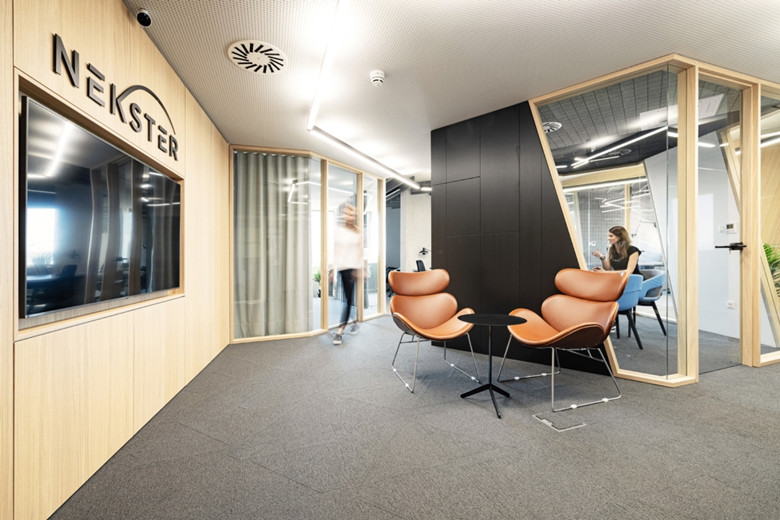 創(chuàng)意風(fēng)格金融公司辦公空間設(shè)計方案-辦公室裝修設(shè)計效果圖-第4張圖片-上海古都建筑設(shè)計集團