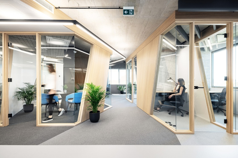 創(chuàng)意風(fēng)格金融公司辦公空間設(shè)計方案-辦公室裝修設(shè)計效果圖-第7張圖片-上海古都建筑設(shè)計集團